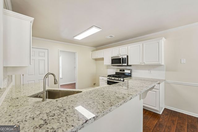 6608 Windbrook Way, Flowery Branch, GA 30542