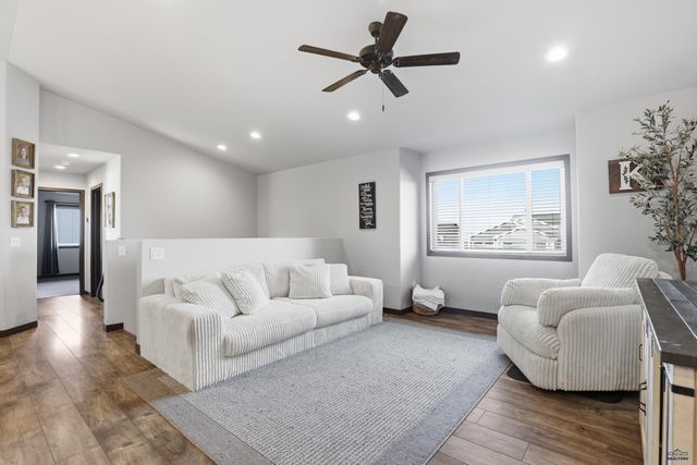 565 ANTIETAM DR, Box Elder, SD 57719