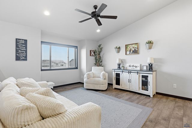 565 ANTIETAM DR, Box Elder, SD 57719