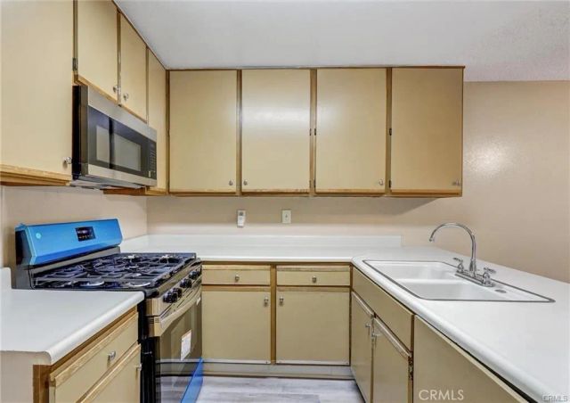 450 E 4th Street 334, Santa Ana, CA 92701