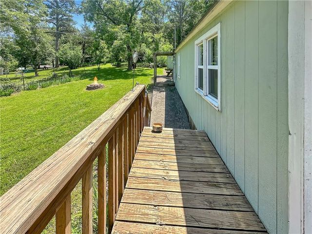 29822 McGinnis Road, Edwards, MO 65326