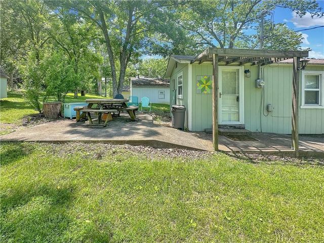 29822 McGinnis Road, Edwards, MO 65326