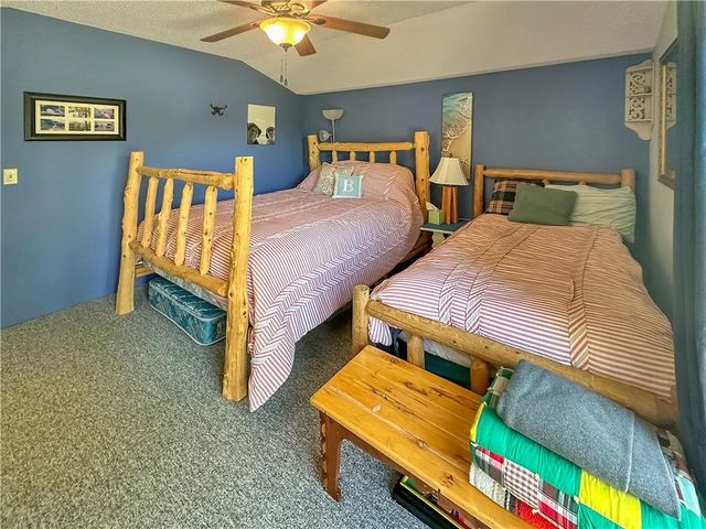 29822 McGinnis Road, Edwards, MO 65326