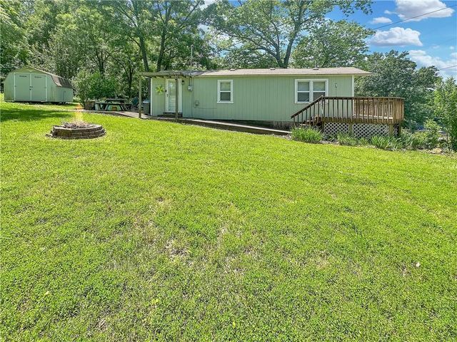 29822 McGinnis Road, Edwards, MO 65326