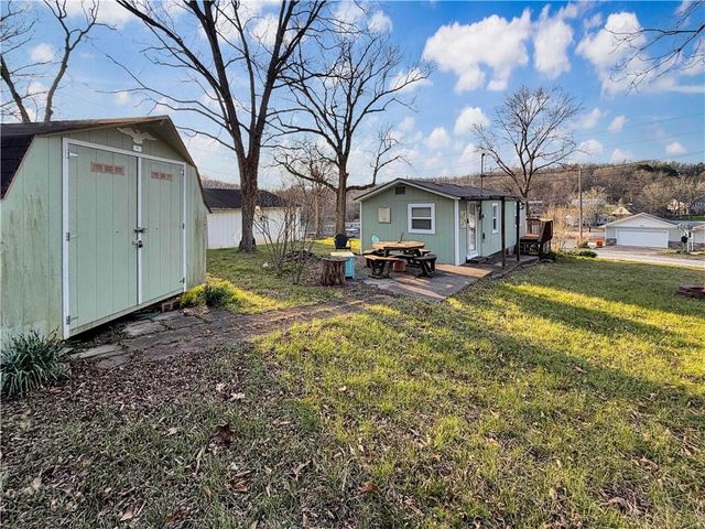 29822 McGinnis Road, Edwards, MO 65326