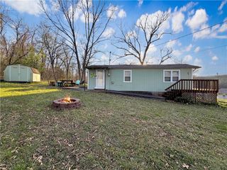 29822 McGinnis Road, Edwards, MO 65326