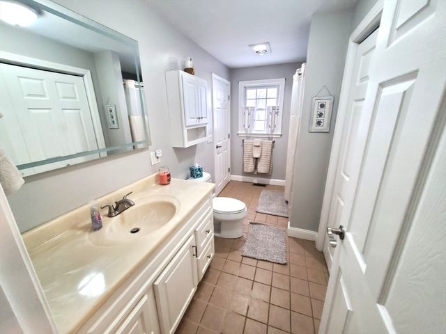 725 Auburn St, Whitman, MA 02382
