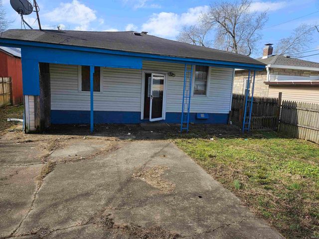 108 E Eberwine Avenue, Vincennes, IN 47591