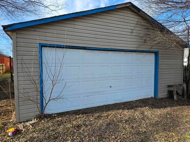 108 E Eberwine Avenue, Vincennes, IN 47591