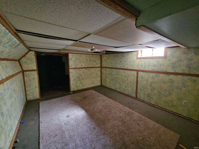 108 E Eberwine Avenue, Vincennes, IN 47591