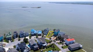 135 Isles End Road, Tiki Island, TX 77554