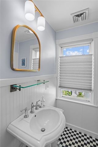 7 Atlantic Street, Newport, RI 02840