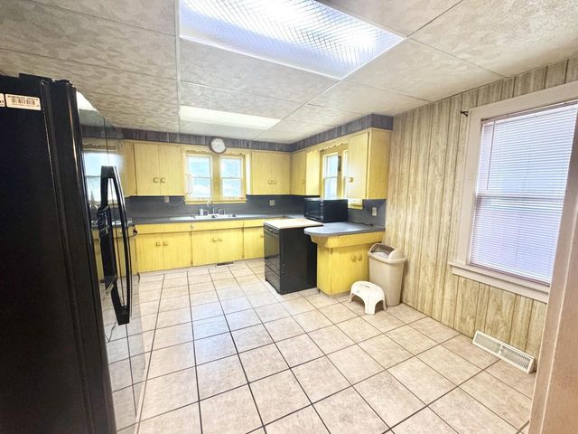 7924 40th AVENUE, Kenosha, WI 53142