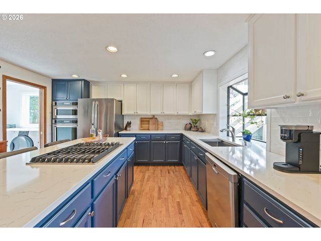 15560 Sw HEARTH Ct, Beaverton, OR 97007