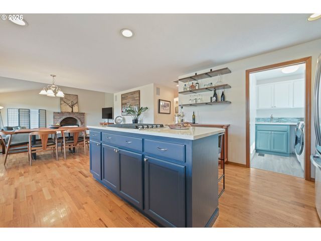 15560 Sw HEARTH Ct, Beaverton, OR 97007
