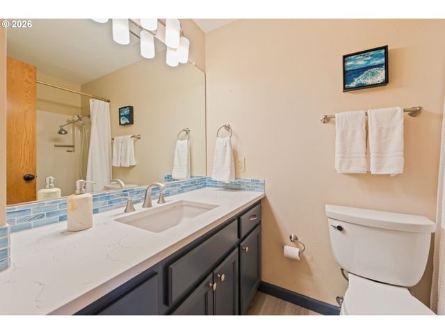15560 Sw HEARTH Ct, Beaverton, OR 97007