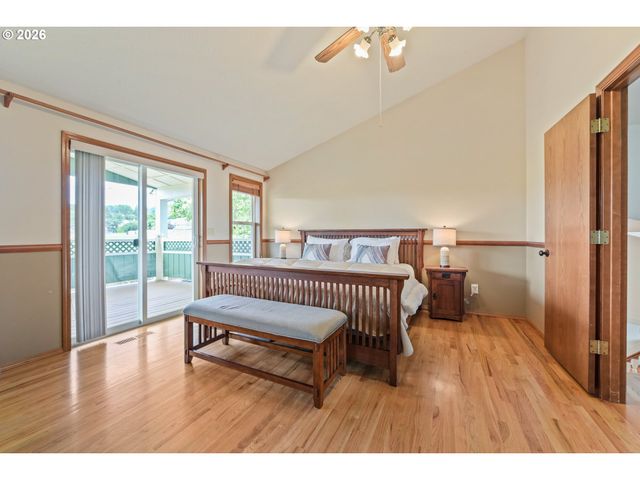 15560 Sw HEARTH Ct, Beaverton, OR 97007