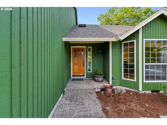 15560 Sw HEARTH Ct, Beaverton, OR 97007