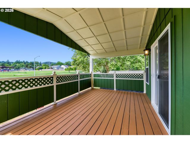 15560 Sw HEARTH Ct, Beaverton, OR 97007