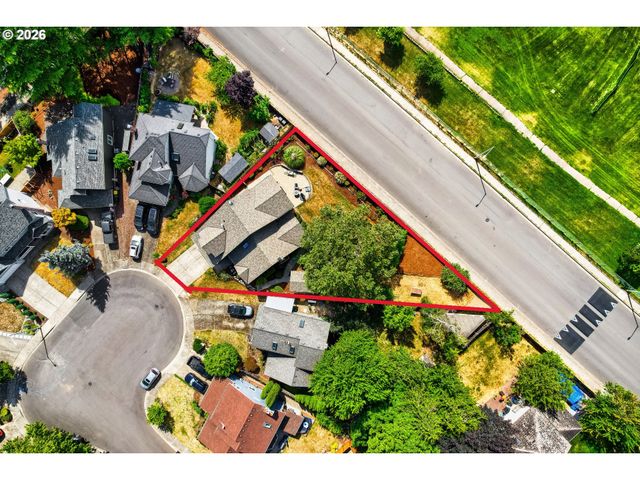 15560 Sw HEARTH Ct, Beaverton, OR 97007