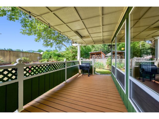 15560 Sw HEARTH Ct, Beaverton, OR 97007