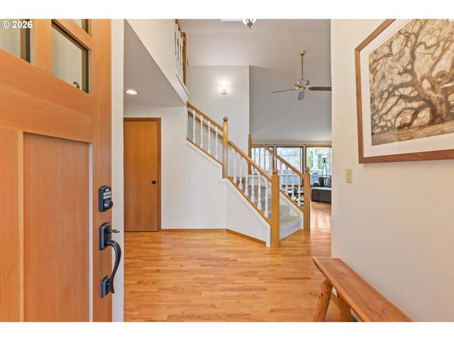 15560 Sw HEARTH Ct, Beaverton, OR 97007