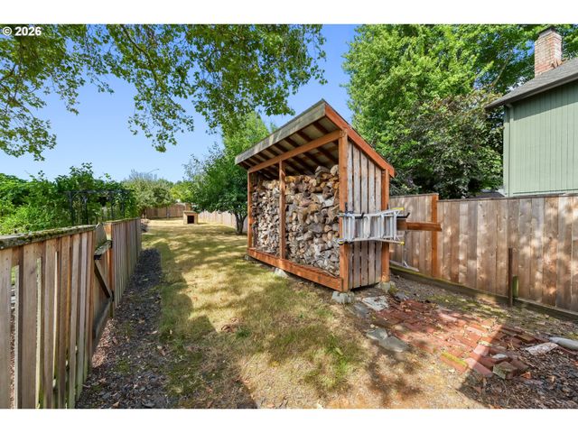 15560 Sw HEARTH Ct, Beaverton, OR 97007