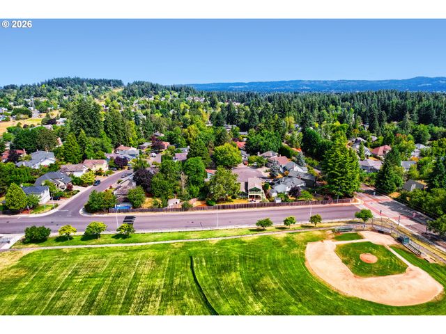 15560 Sw HEARTH Ct, Beaverton, OR 97007