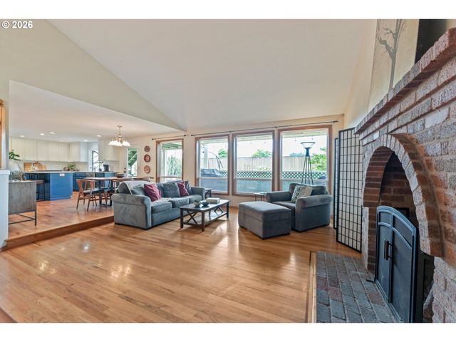 15560 Sw HEARTH Ct, Beaverton, OR 97007
