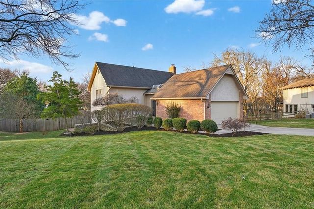 7407 W 101st Terrace, Overland Park, KS 66212