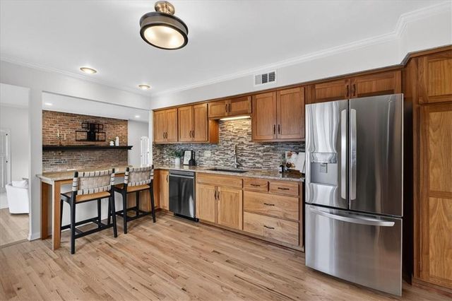 7407 W 101st Terrace, Overland Park, KS 66212