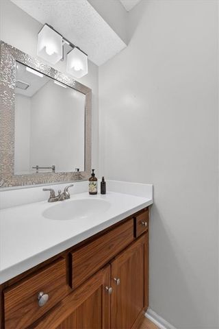 7407 W 101st Terrace, Overland Park, KS 66212