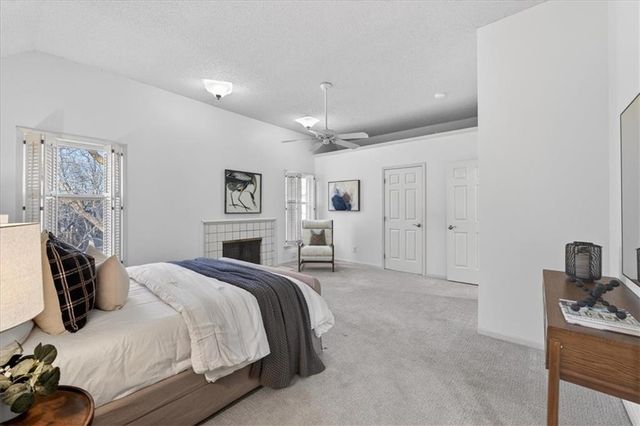 7407 W 101st Terrace, Overland Park, KS 66212