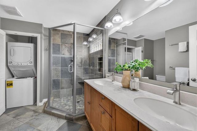 7407 W 101st Terrace, Overland Park, KS 66212