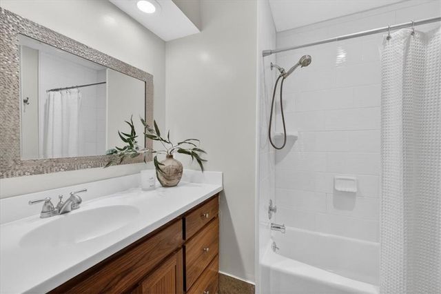 7407 W 101st Terrace, Overland Park, KS 66212