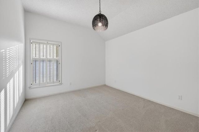 7407 W 101st Terrace, Overland Park, KS 66212