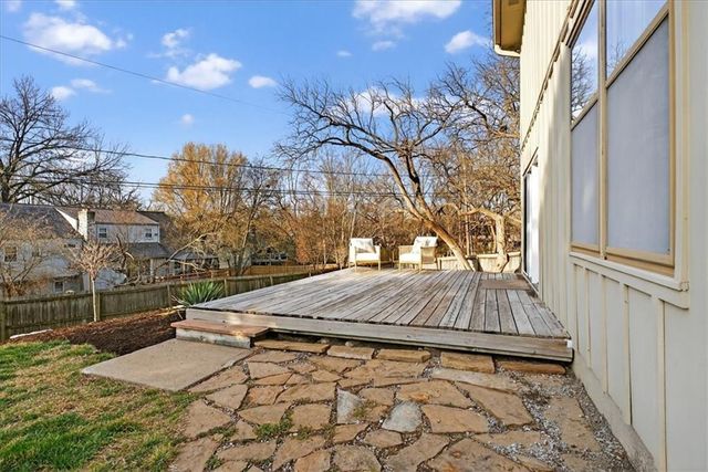 7407 W 101st Terrace, Overland Park, KS 66212