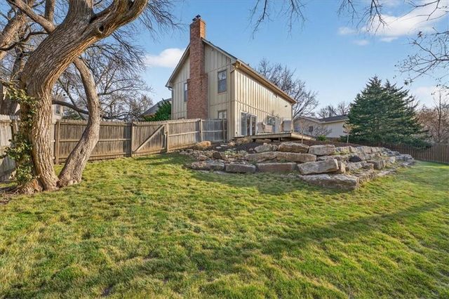 7407 W 101st Terrace, Overland Park, KS 66212