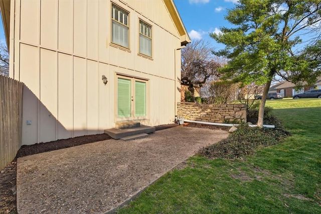 7407 W 101st Terrace, Overland Park, KS 66212