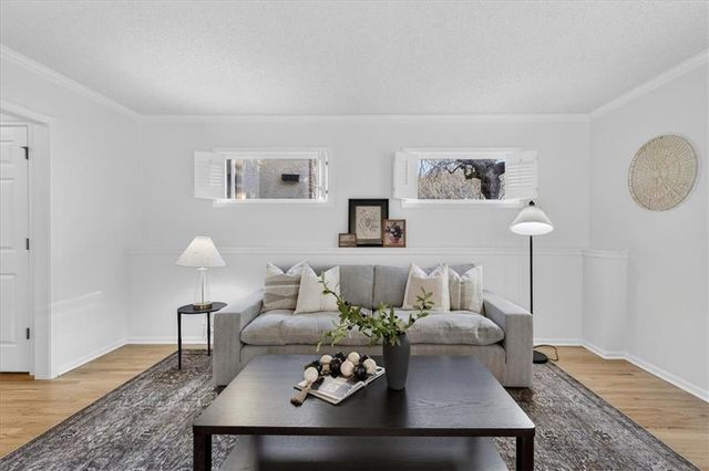 7407 W 101st Terrace, Overland Park, KS 66212