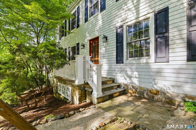 156 West Haviland Lane, Stamford, CT 06903