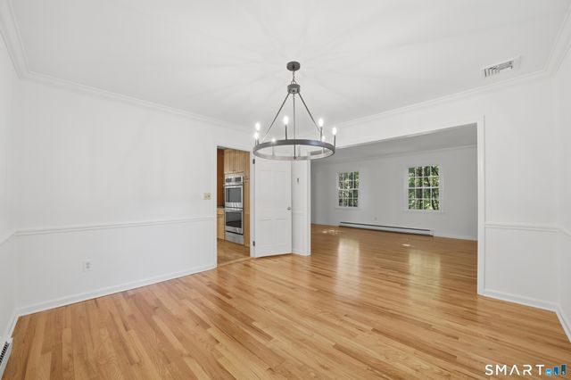156 West Haviland Lane, Stamford, CT 06903