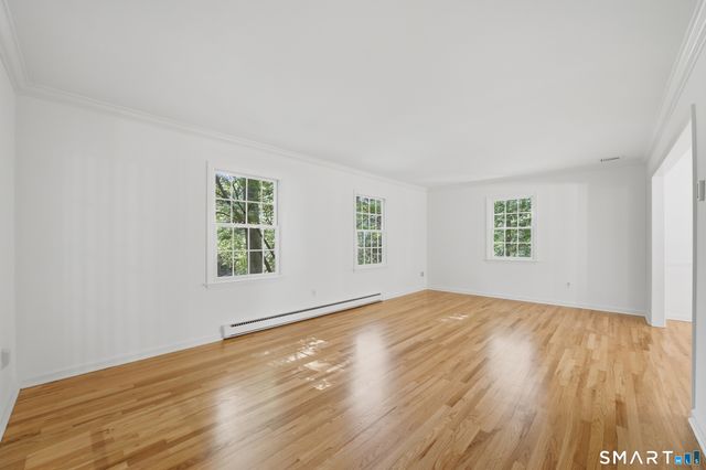 156 West Haviland Lane, Stamford, CT 06903