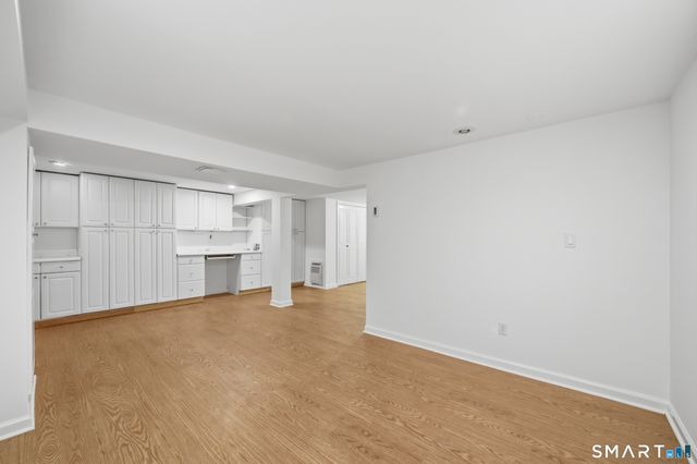 156 West Haviland Lane, Stamford, CT 06903