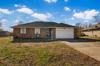 4226 W La Casa Street, Springfield, MO 65802
