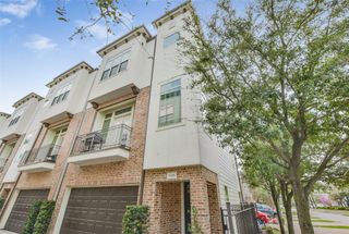 1040 W 26th Street E, Houston, TX 77008