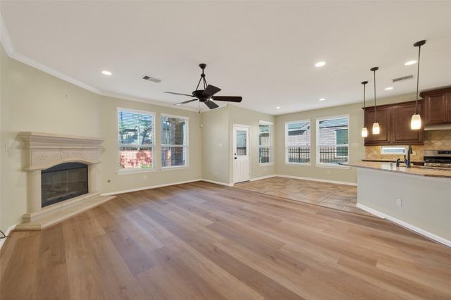 6 Painted Post Pl Place, Spring, TX 77389