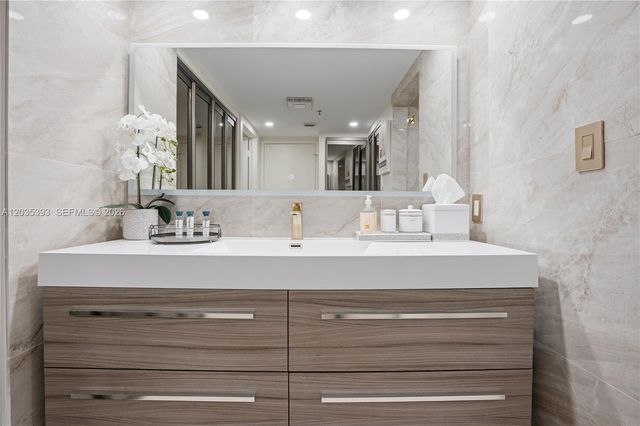 20505 E Country Club Dr 1739, Aventura, FL 33180