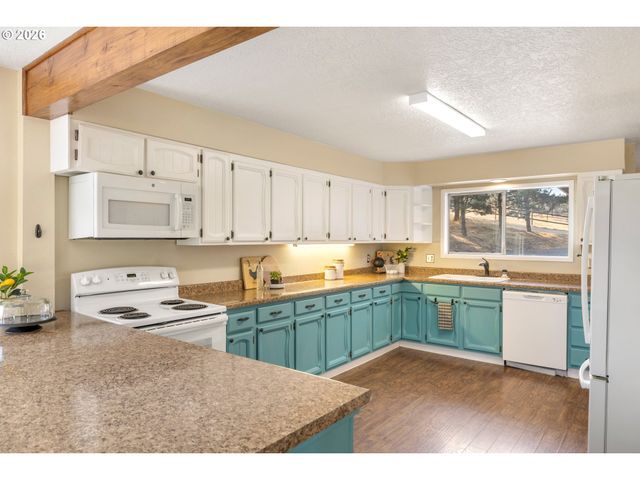 73000 GORDON RIDGE Rd, Wasco, OR 97065