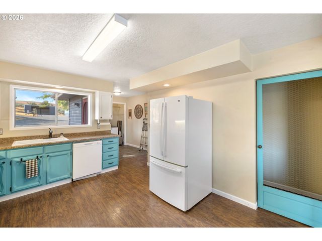 73000 GORDON RIDGE Rd, Wasco, OR 97065